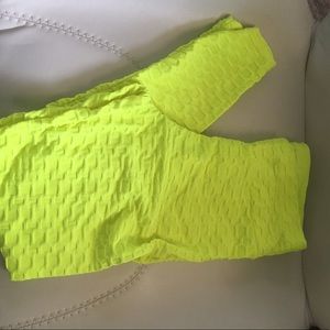 Yellow Scrunch butt leggings